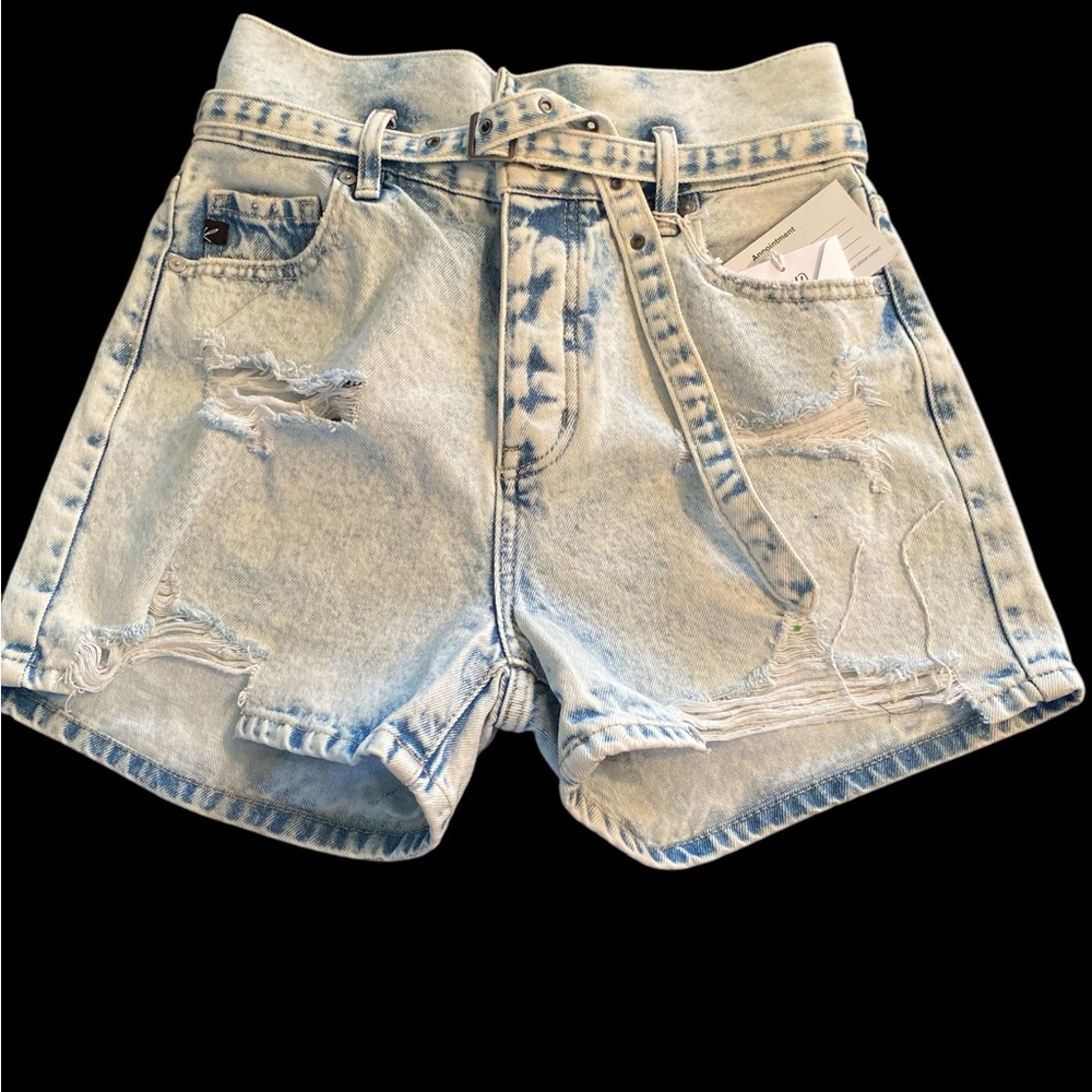 NWT- KanCan Ultra High Rise Denim Shorts with Bely- Women's Size 1/24